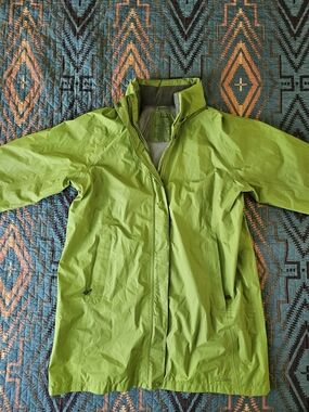 L.L.Bean Bright Lime Green Nylon Rain Jacket With Gore tex.